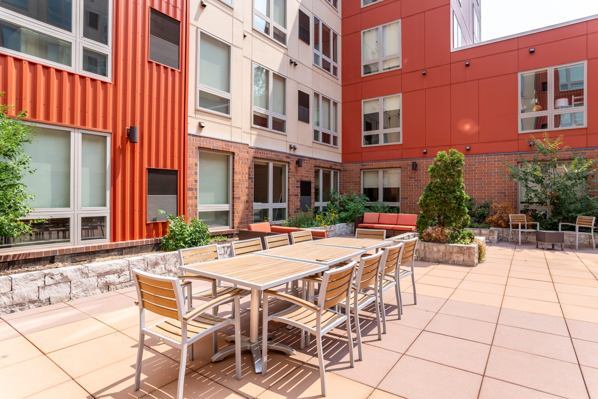 Off-Campus Apartments near UMN | The Knoll Dinkytown | Minneapolis, MN - Off-Grid Apartments With Private Outdoor Deck Rental