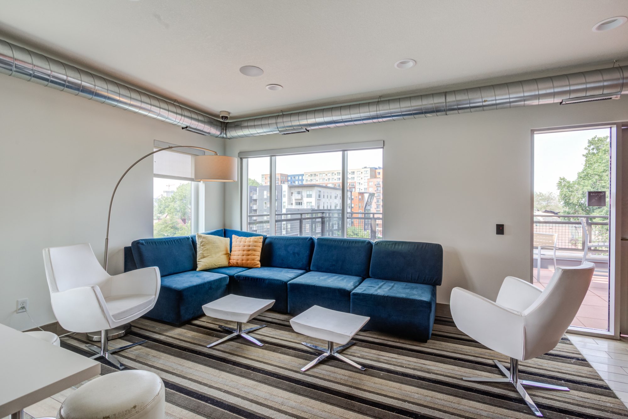 Picture of Off-Campus Apartments near UMN | The Knoll Dinkytown | Minneapolis, MN